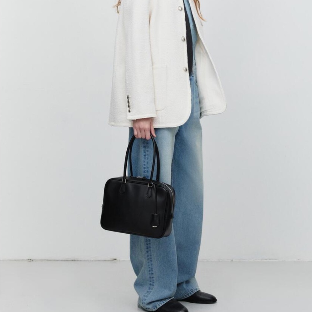 Dunst black leather structured bag